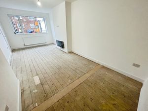 Lounge- click for photo gallery